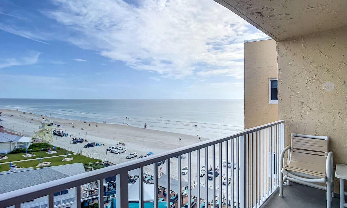 Horton Shores Condo | Beachfront Oceanview Unit - Pool & BBQ, Steps to Flagler