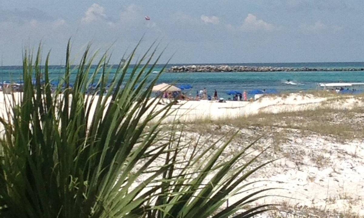 Holiday Isle Condo | ~Beachfront ~ Spectacular View~Updated ~ Family Friendly~Great Location~