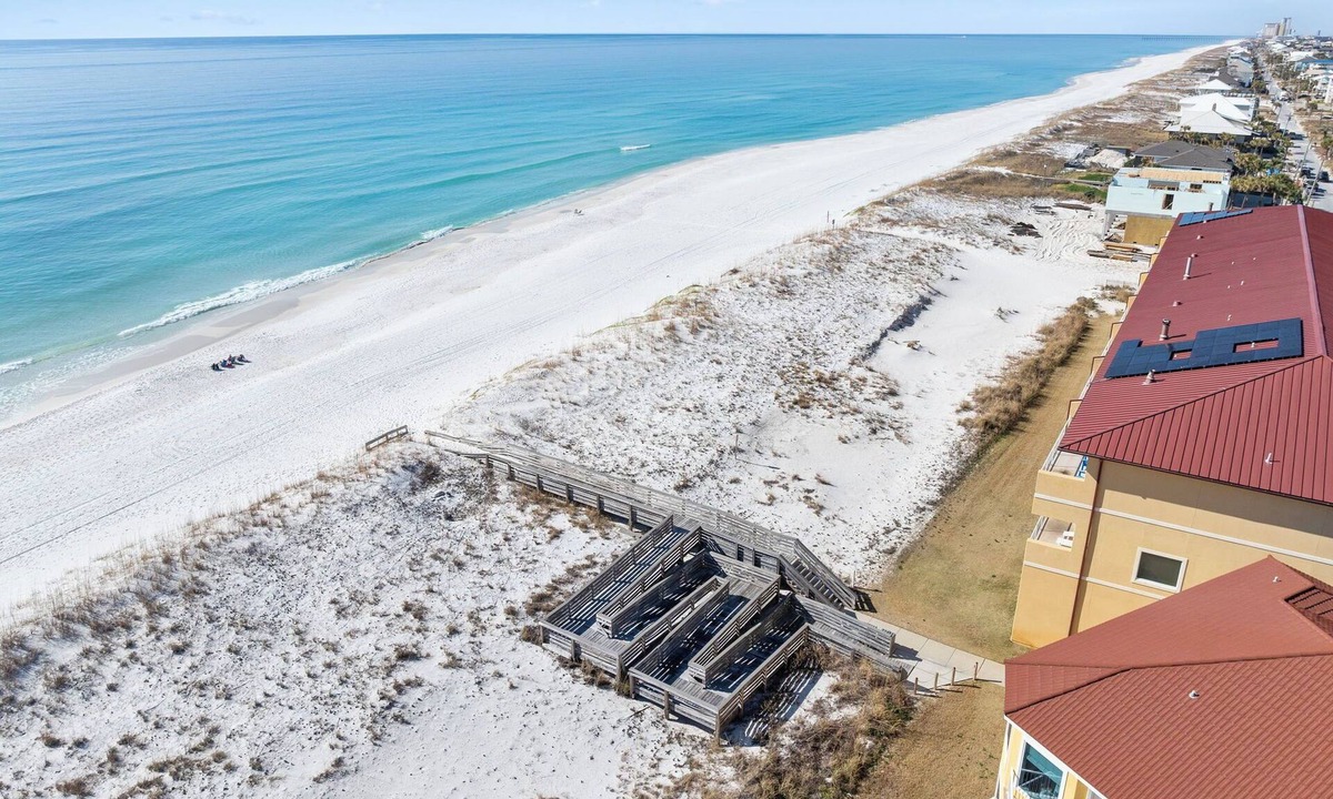 Pensacola Beach House | Beachside Retreat - 3 King Beds + Bunks, Pool & More! Great fall/winter rates!