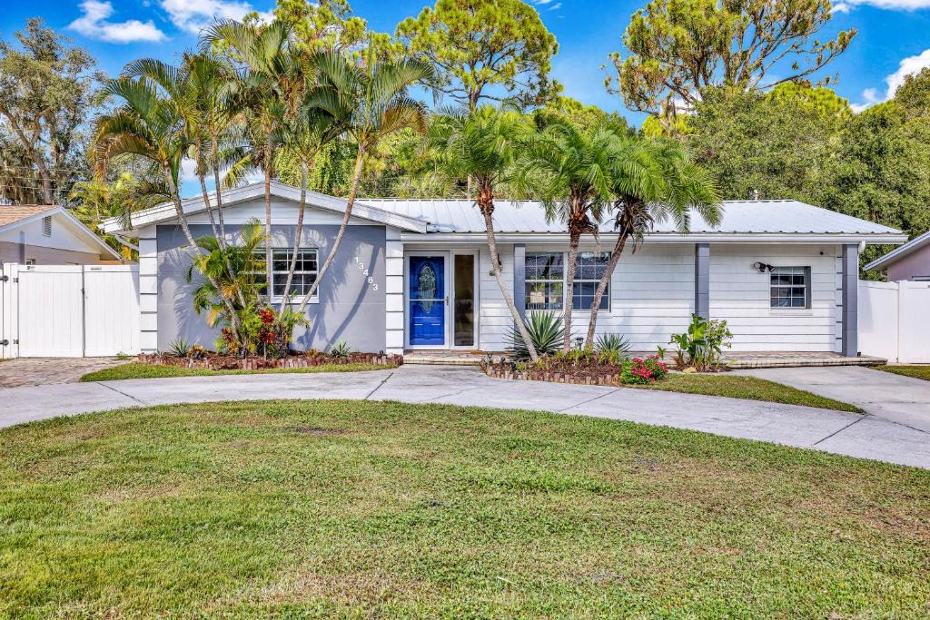 Largo House | Beachy Bungalow