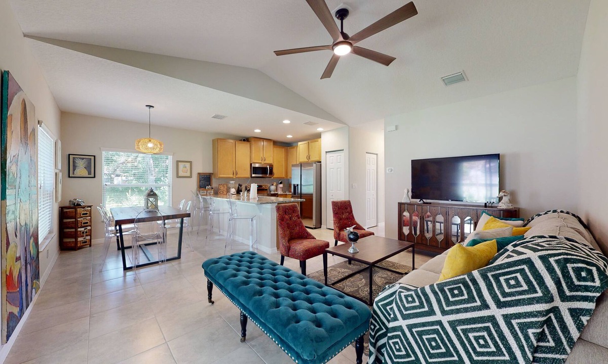 Palm Coast House | Beachy Villa Steps to Malacompra Beach Sleeps 8, near parks, golf & restaurants