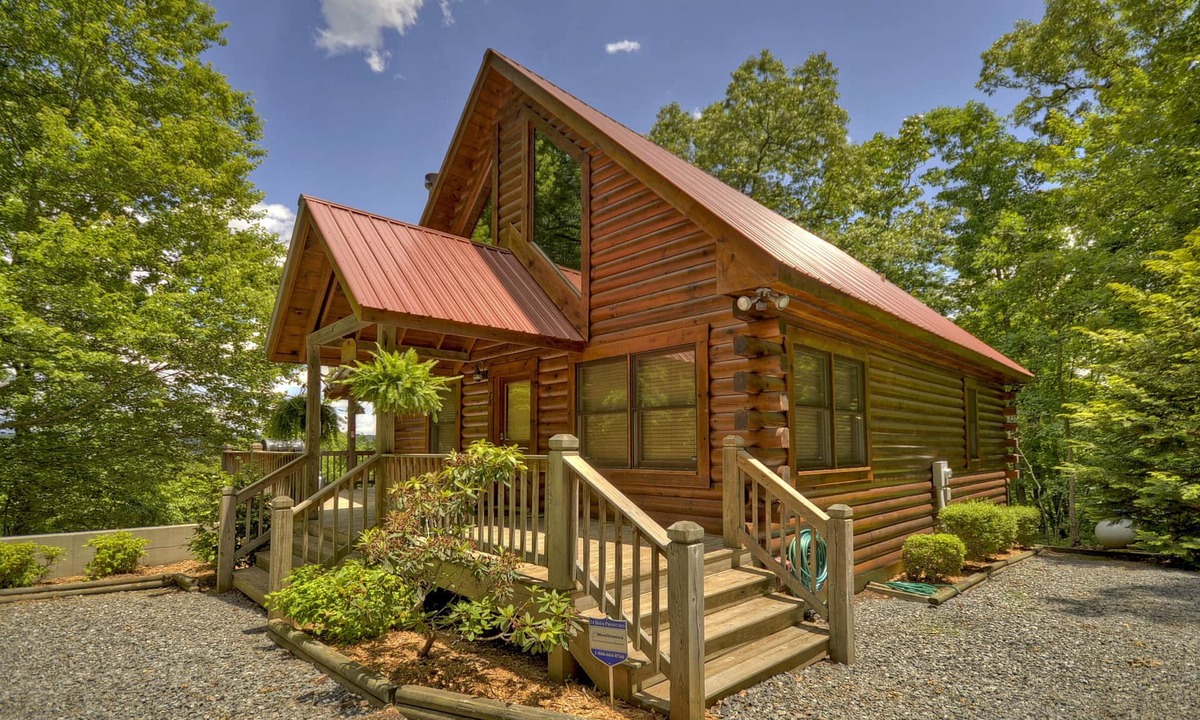 McCaysville Cabin | Bear Ridge Hideaway | Hot Tub | Pool Table | MTN View