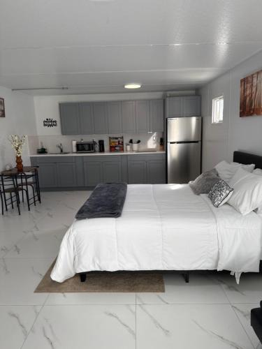 Miramar House | Beautiful 1 bedroom Studio located in Miramar close to Hard Rock Stadium