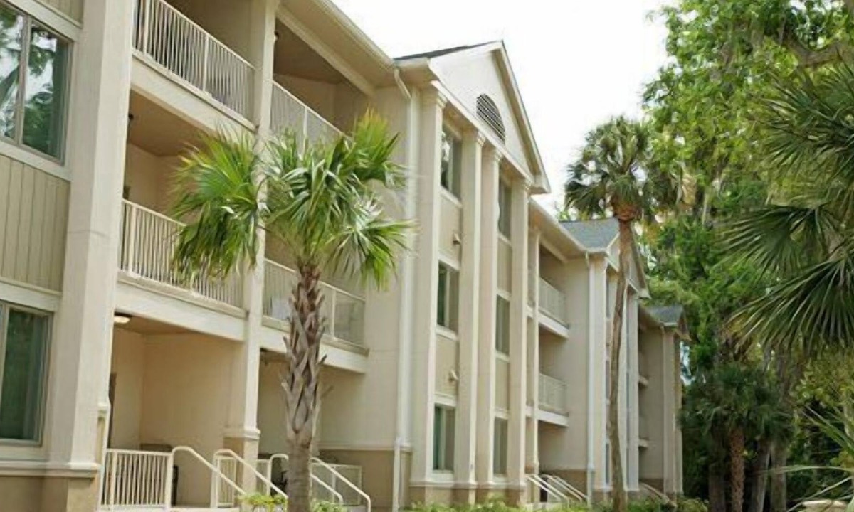 North Forest Beach Apartment | Beautiful 1 bedroom unit at resort, sleeps 4