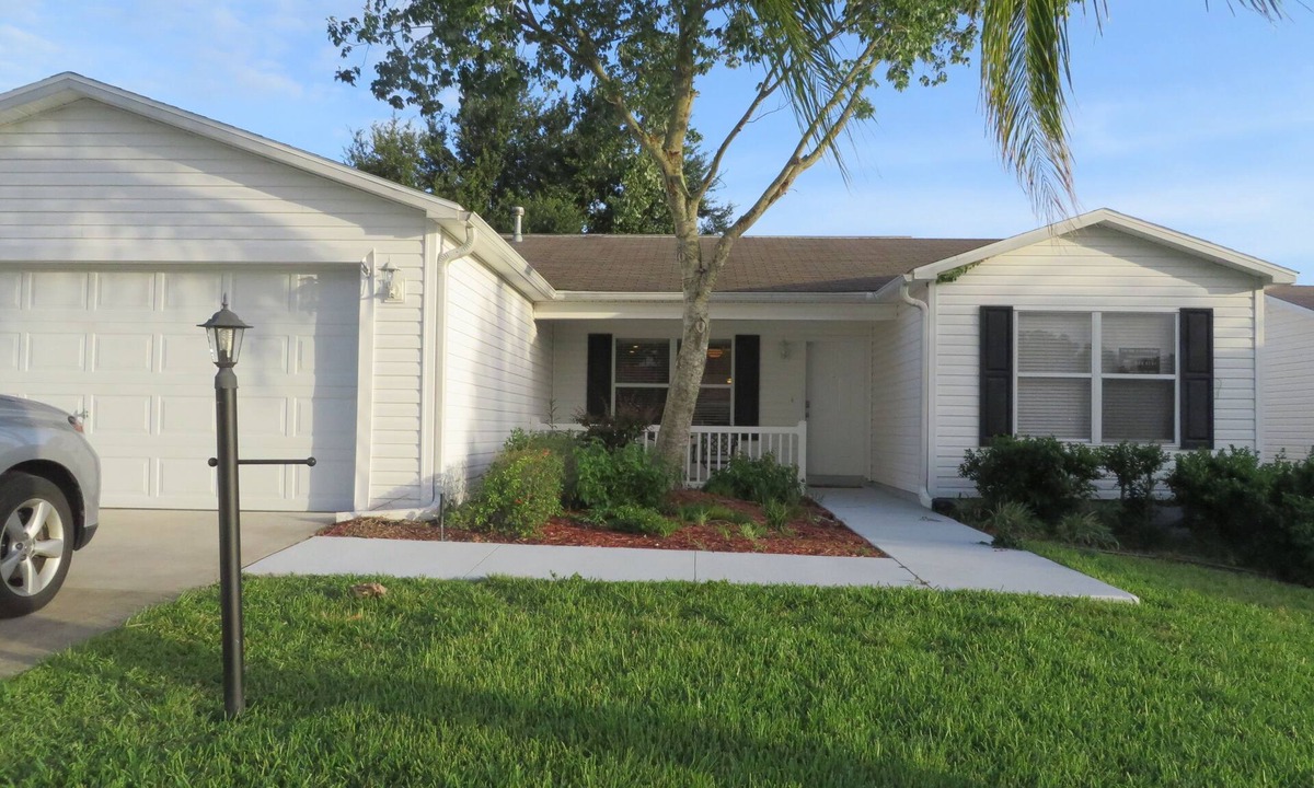 Woodbury House | Beautiful 3/2 designer home, pet friendly, free WiFi, golf cart, hot tub