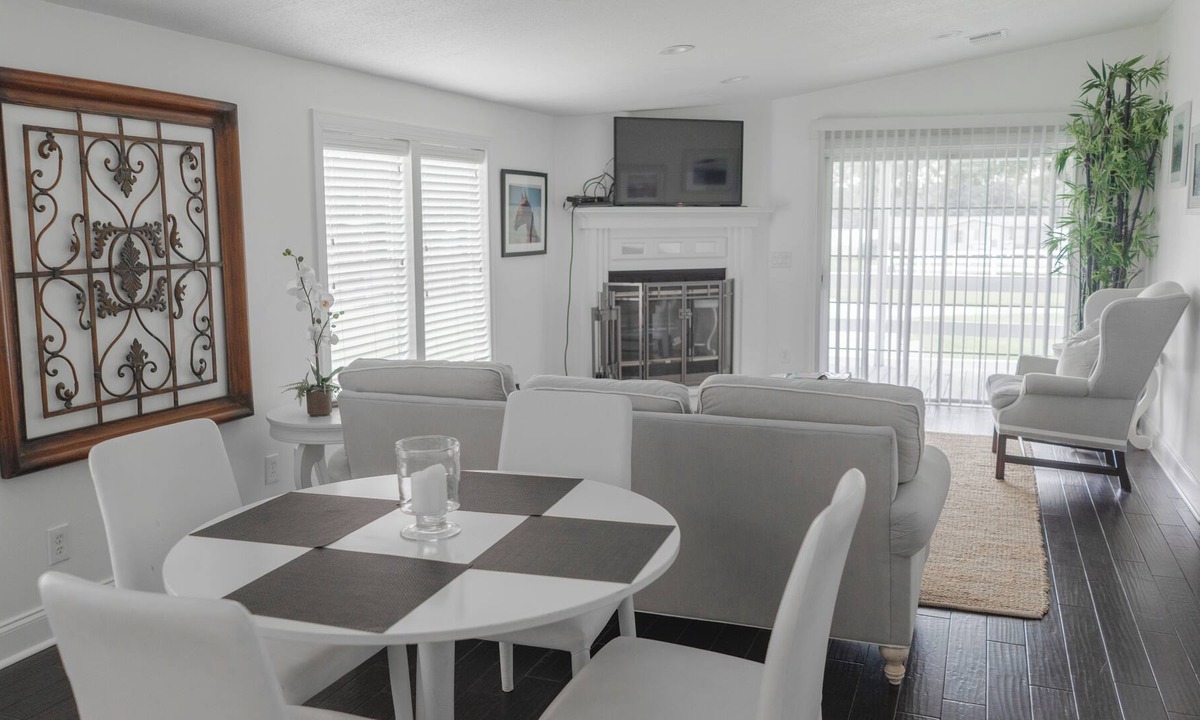 Ocala Cottage | Beautiful 3 Bedroom Cottage on Luxury 100 Acre Equestrian Resort