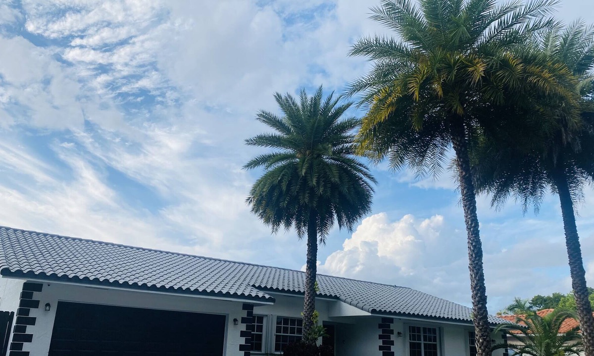 Kendale Lakes House | Beautiful 4 bedroom House W/ Pool