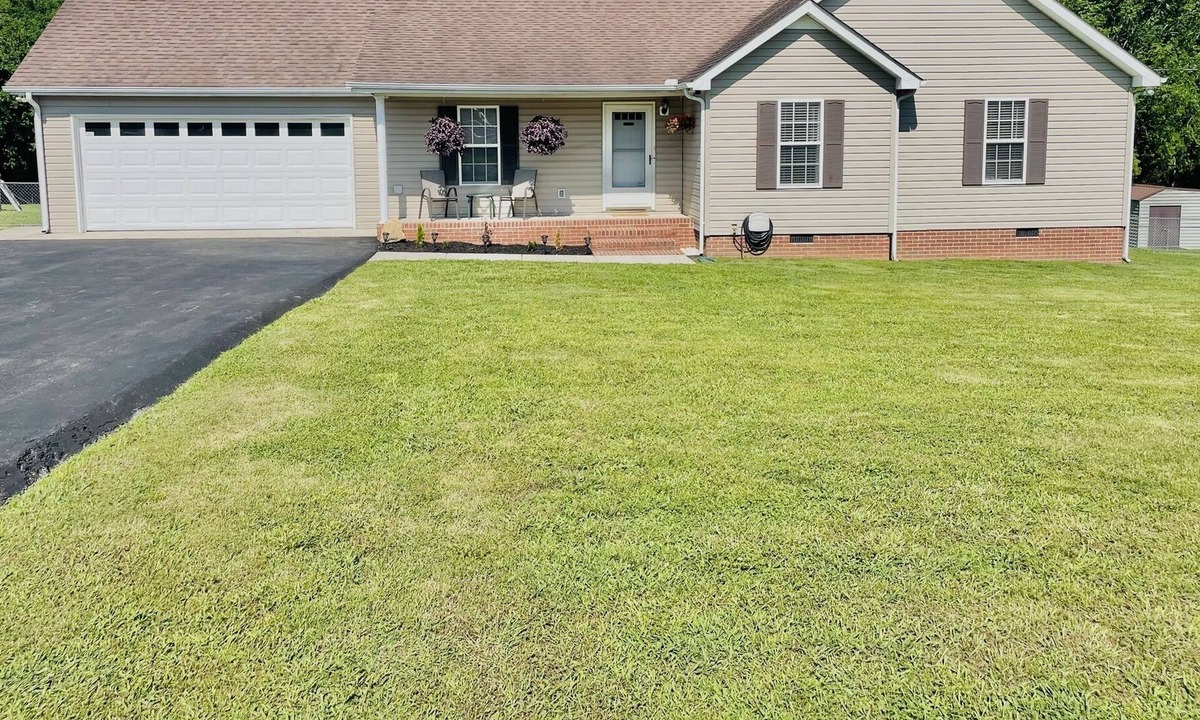 Beechgrove House | Beautiful 4 bedroom pool home with tons of games