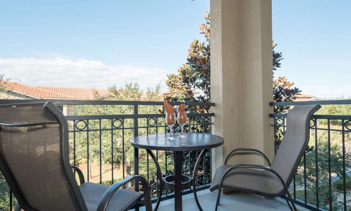 Davenport Condo | Beautiful 4bed condo w full size baby crib, resort amenities, near Disney
