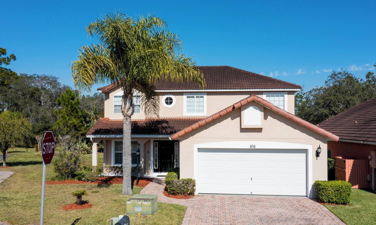 Lake Wilson Preserve House | Beautiful 5Bd Single Family w Game Room 106 Lake Wilson Preserve