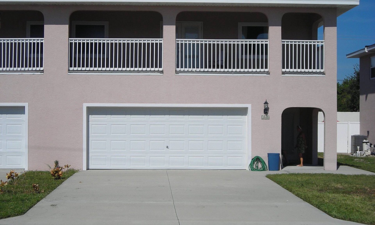 Port Canaveral House | BEAUTIFUL BIG BEACH HOUSE- BLOCK TO BEACH- NEAR FAMOUS COCOA BEACH PIER