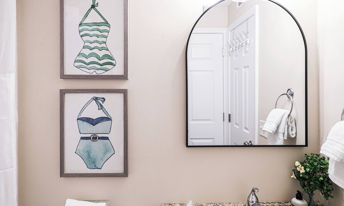 Savannah Victorian District Apartment | Beautiful Downtown Getaway w/Fun Outdoor Space