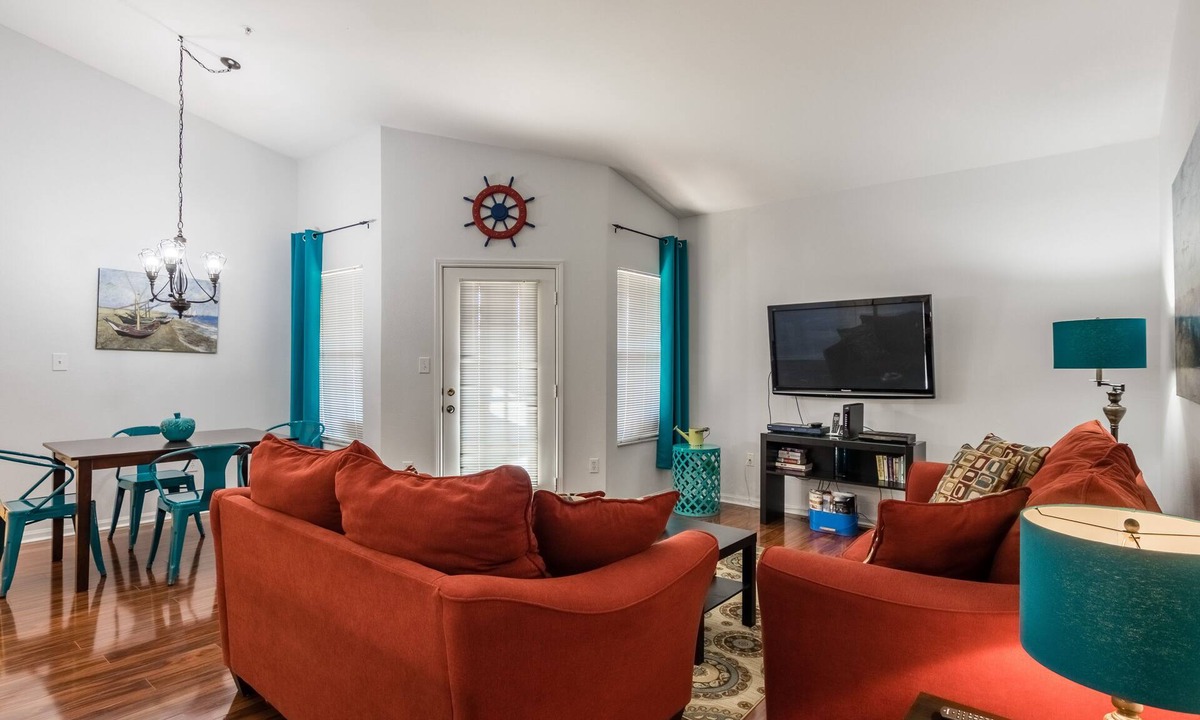 Clearwater Condo | Beautiful holiday place, minutes drive to the beach, with heated pool