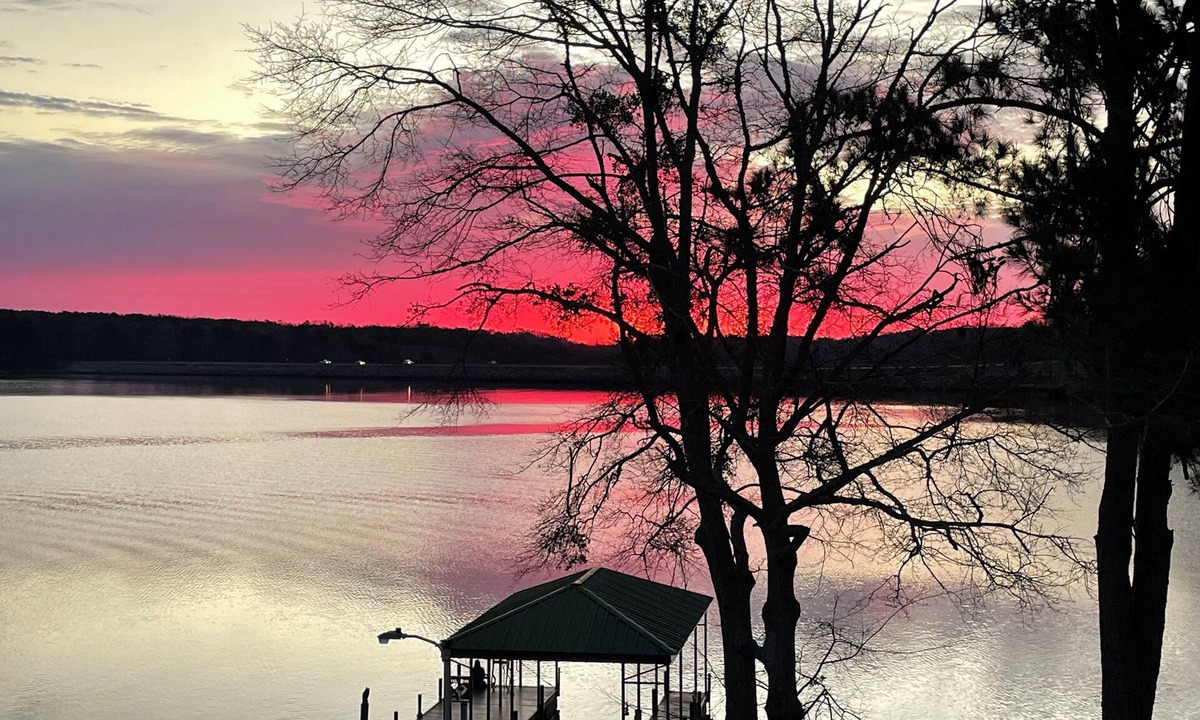 Seneca Apartment | Beautiful Lake Keowee Flat minutes from Clemson University.