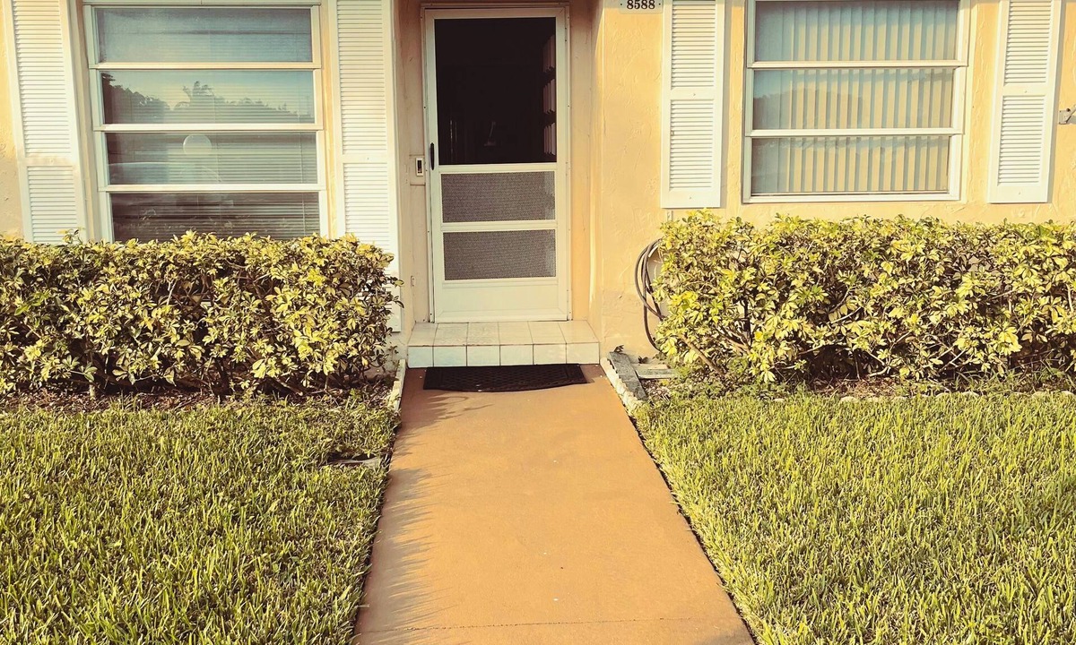 Boca Raton House | Beautiful modern townhome in BOCA RATON!