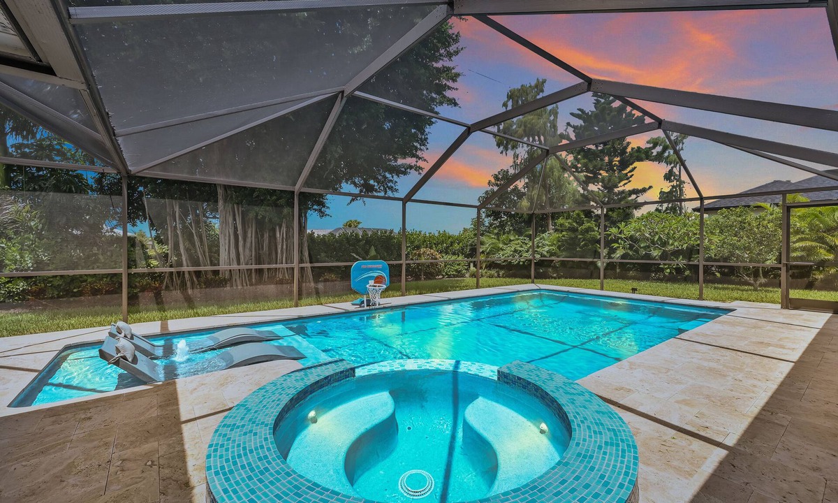Kings Lake House | Beautiful Naples Retreat
