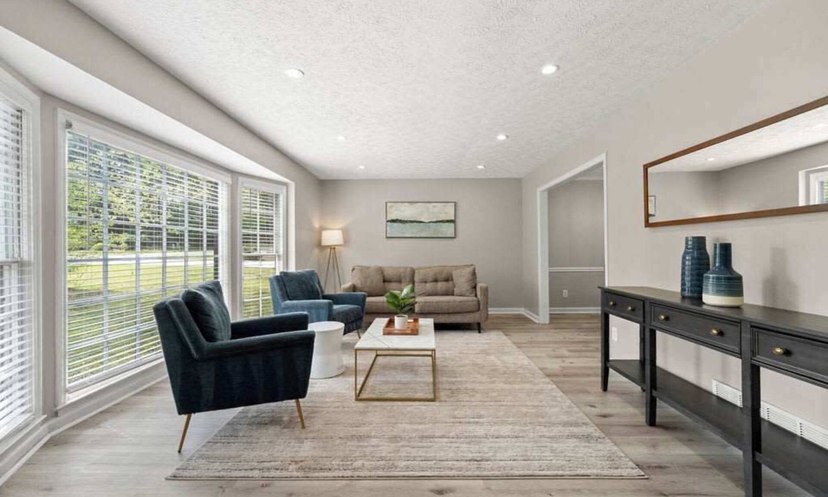 East Cobb House | Beautiful Newly-Renovated Home in Indian Hills