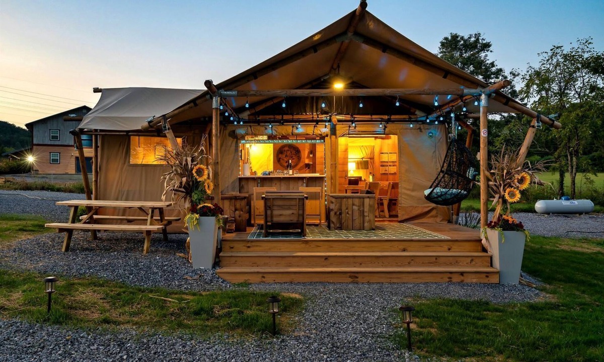 Wears Valley House | Beautiful Secluded Tented Cabin with Fire Pit in Sevierville, Tennessee
