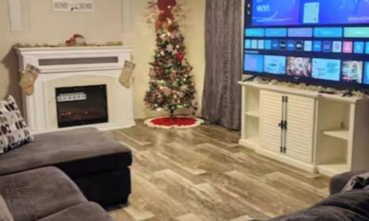 Brownsville House | Beautiful, spacious, home perfect for a quiet getaway & all your comfort needs.