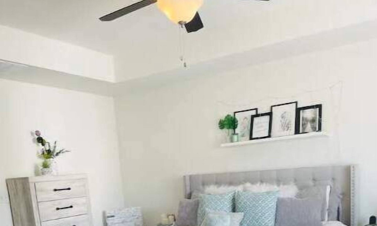 Fairburn House | Beautiful townhome near airport