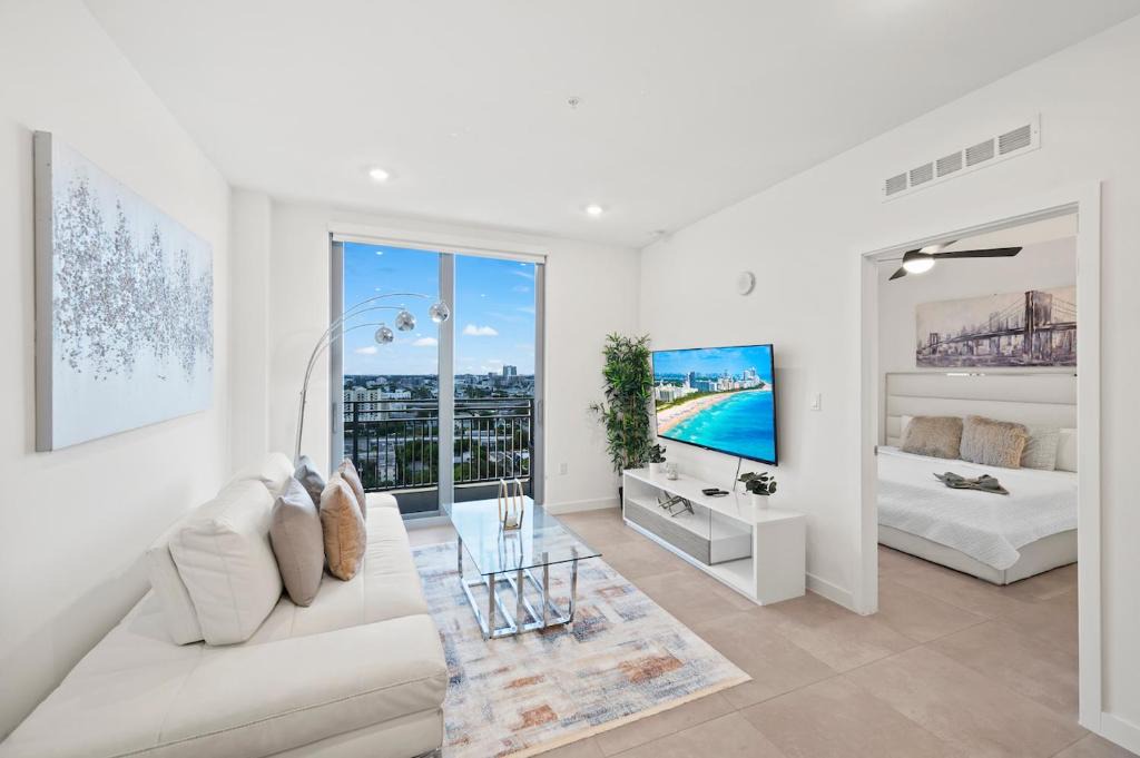 Overtown Apartment | Beautiful Unit in Downtown Miami With Free Parking
