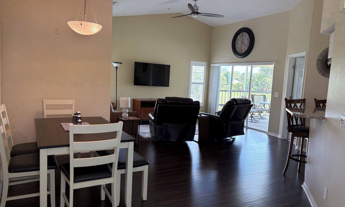 Plantation Condo | Beautiful Venice 3B/2B Condo on Golf Course