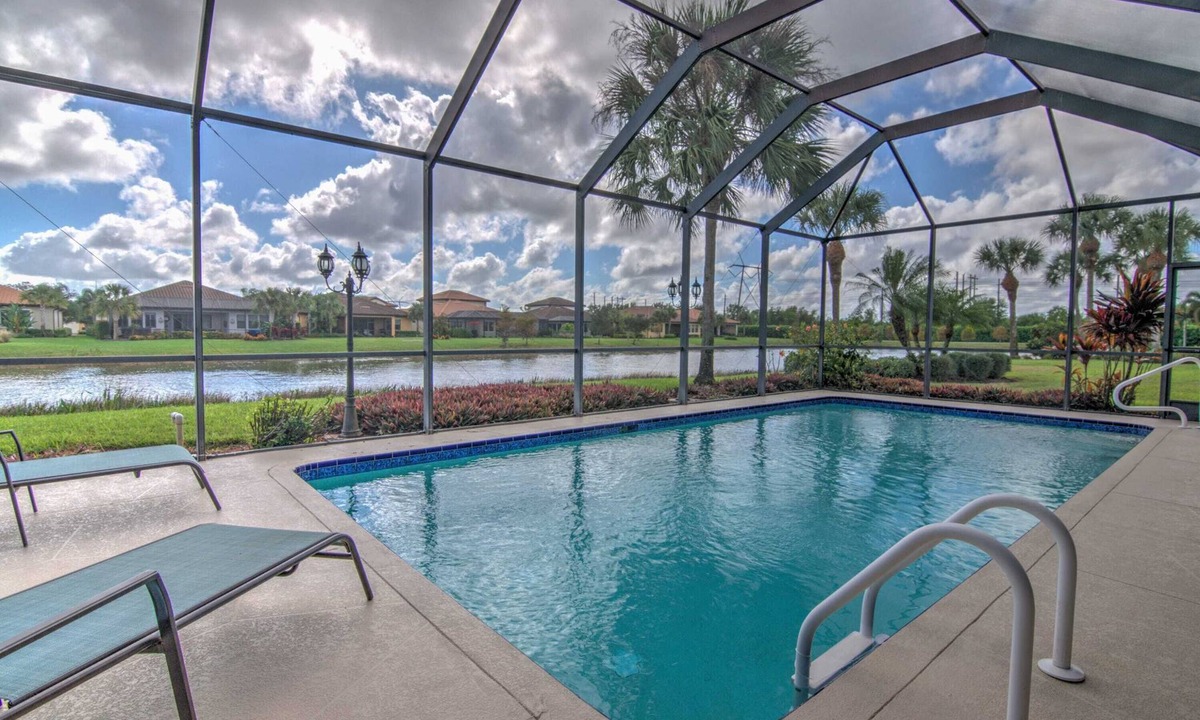 Gateway House | Beautifully Furnished Single Family Pool Home with Lake View in Gateway