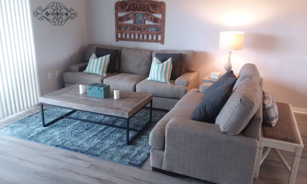 New Smyrna Beach Condo | Beautifully redecorated 2 bedroom condo in quiet section of town