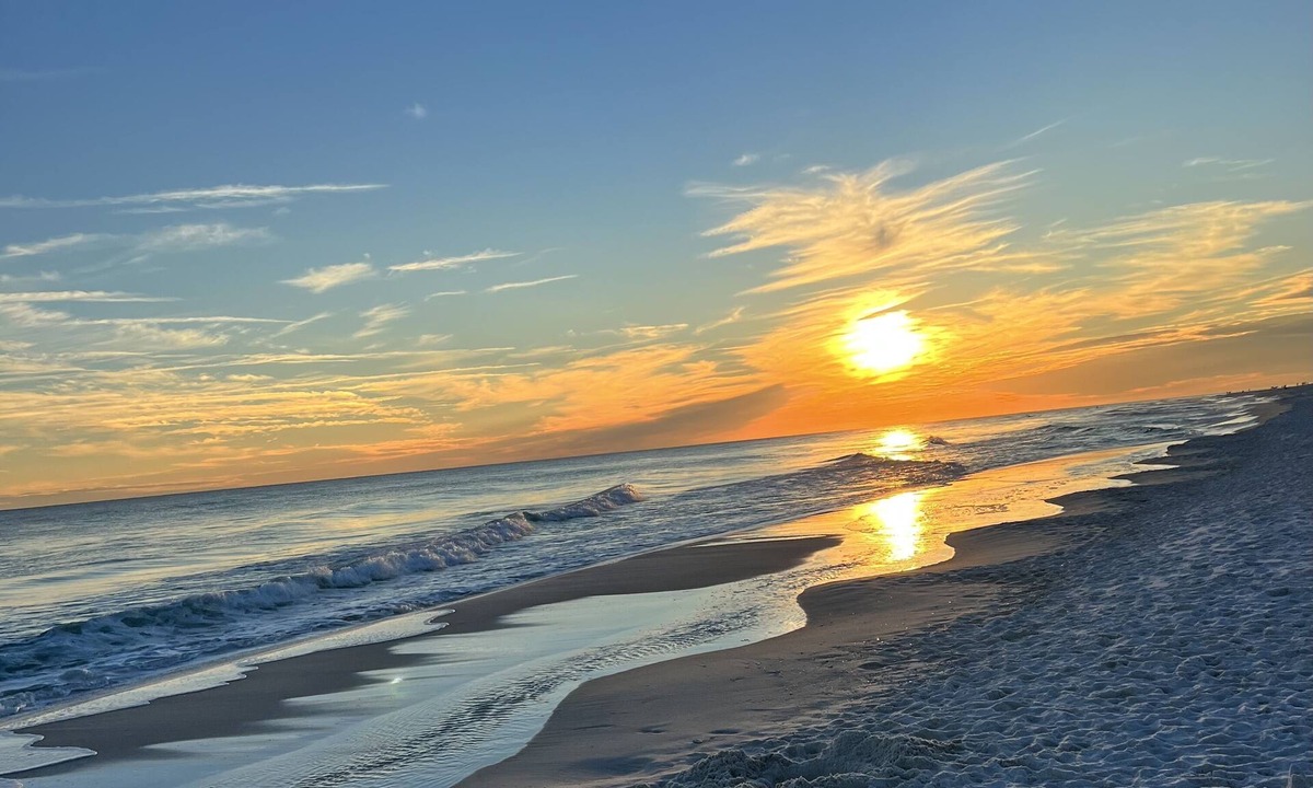 Villa Sabine House | Beautifully renovated 3BR townhome with boat slip just steps from the beach!