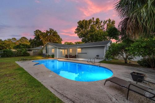 Fort King District House | BeeHappy House close to WEC, Springs, State Parks