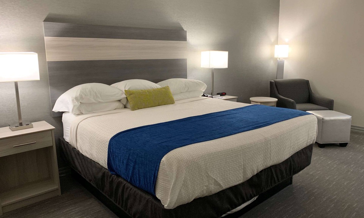 Clarks Summit Hotel | Best Western Plus Clarks Summit Scranton