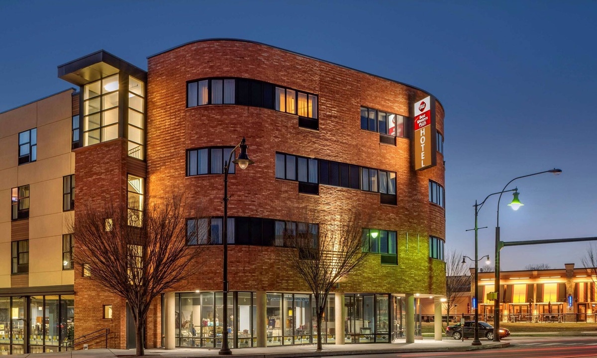 Chester Hotel | Best Western Plus Philadelphia Airport S. At Widener Univ.