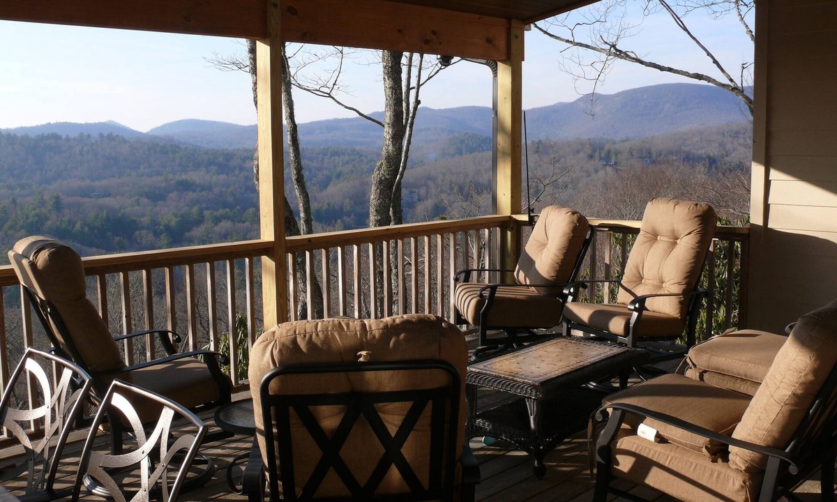 Highlands House | Big 180-degree Mtn View. Secluded, yet walk to Mainstreet
