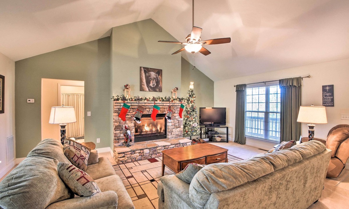 Blairsville House | Blairsville Home w/Deck & Stunning Mountain Views