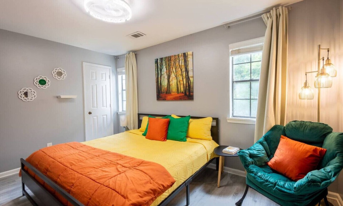 West End Condo | Blue Door Retreat: Low Pet Fee Home Near Downtown