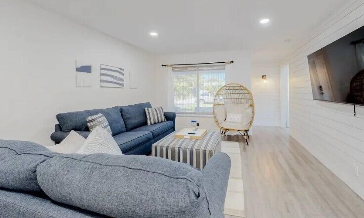 Deerfield Beach Villa | Blue Inlet- A 2-bedroom Coastal villa close to Beach