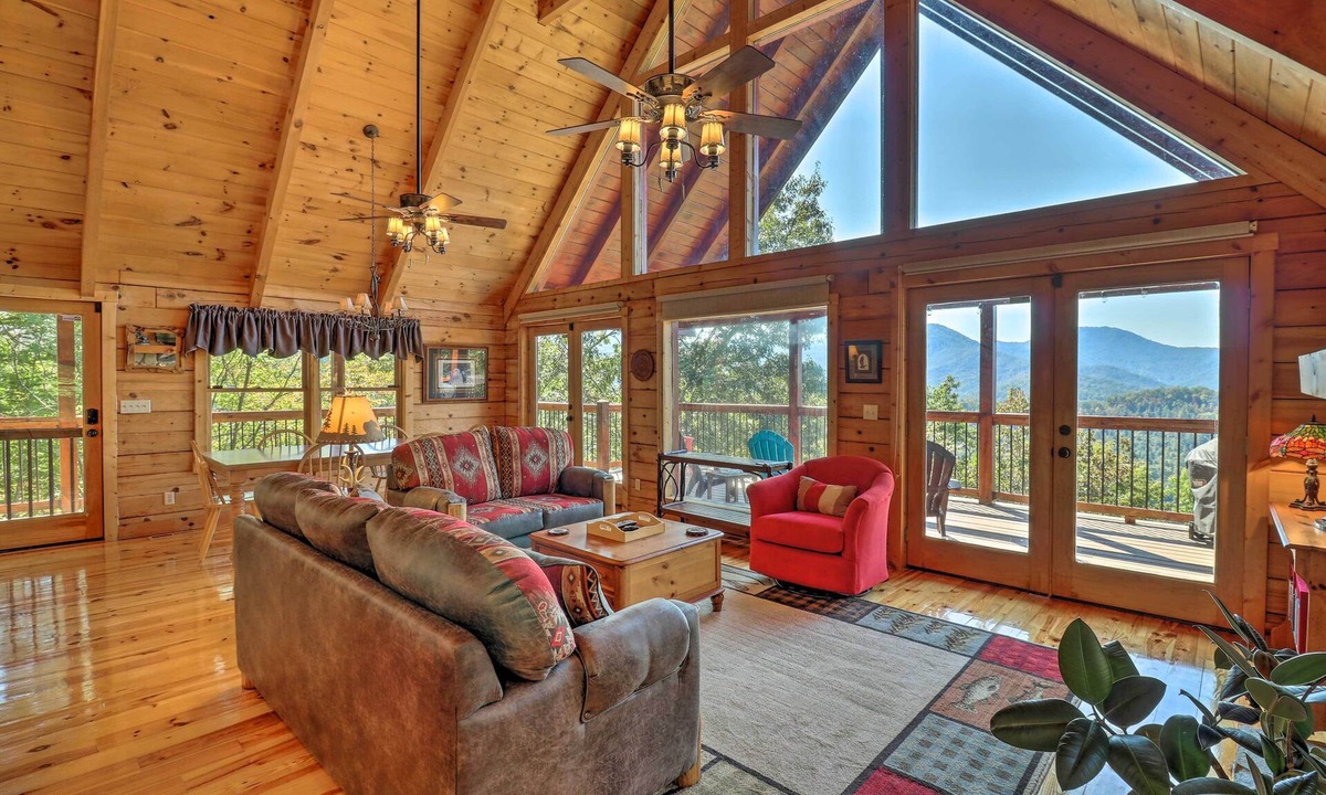 Sylva Cabin | Blue Ridge Mtns Cabin w/Hot Tub, Grill & Views!