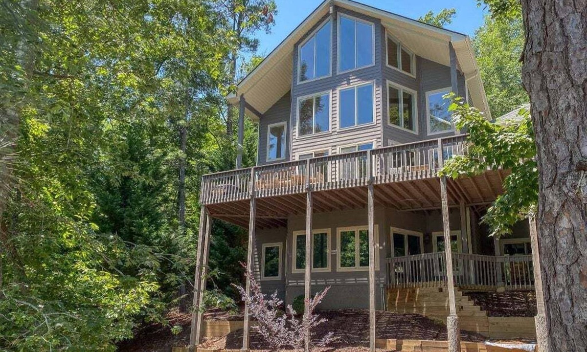 Lake Lure House | Blue Star at Rumbling Bald
