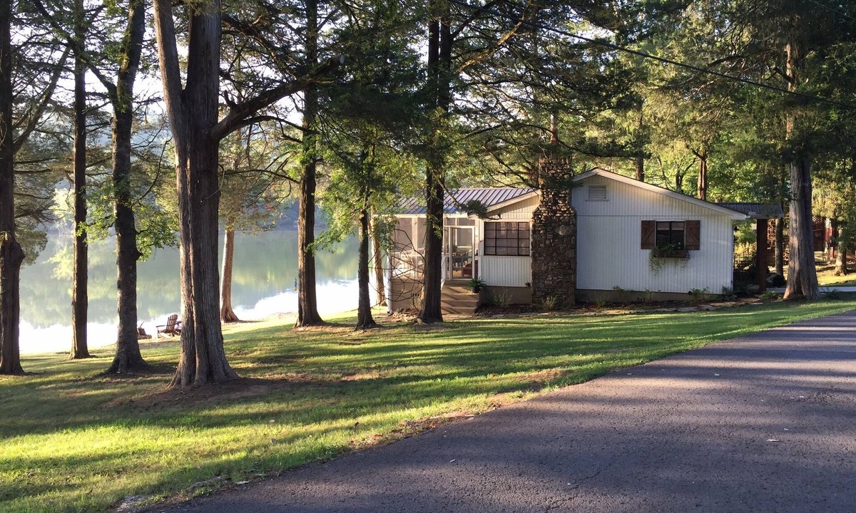 Kelso Cottage | Bluebird Rest - Peaceful Lake Retreat