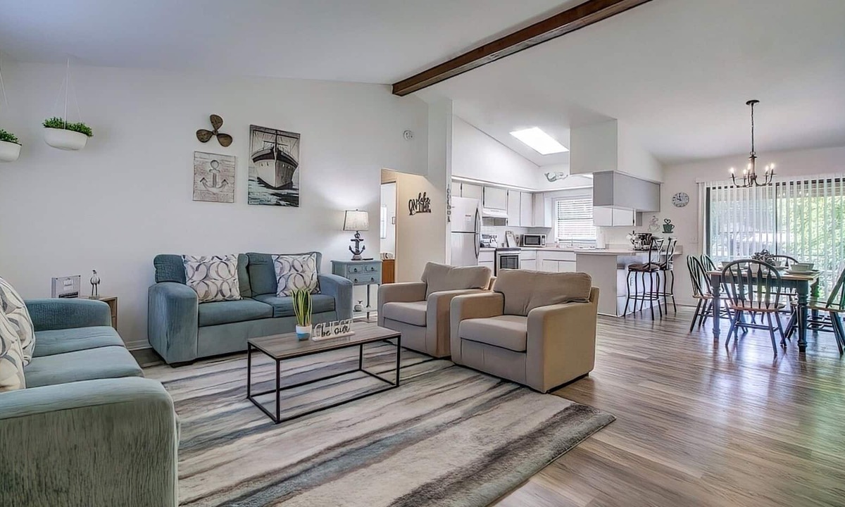 Crystal River House | Boats Welcome!! Family friendly house with kayaks+game room close to Springs