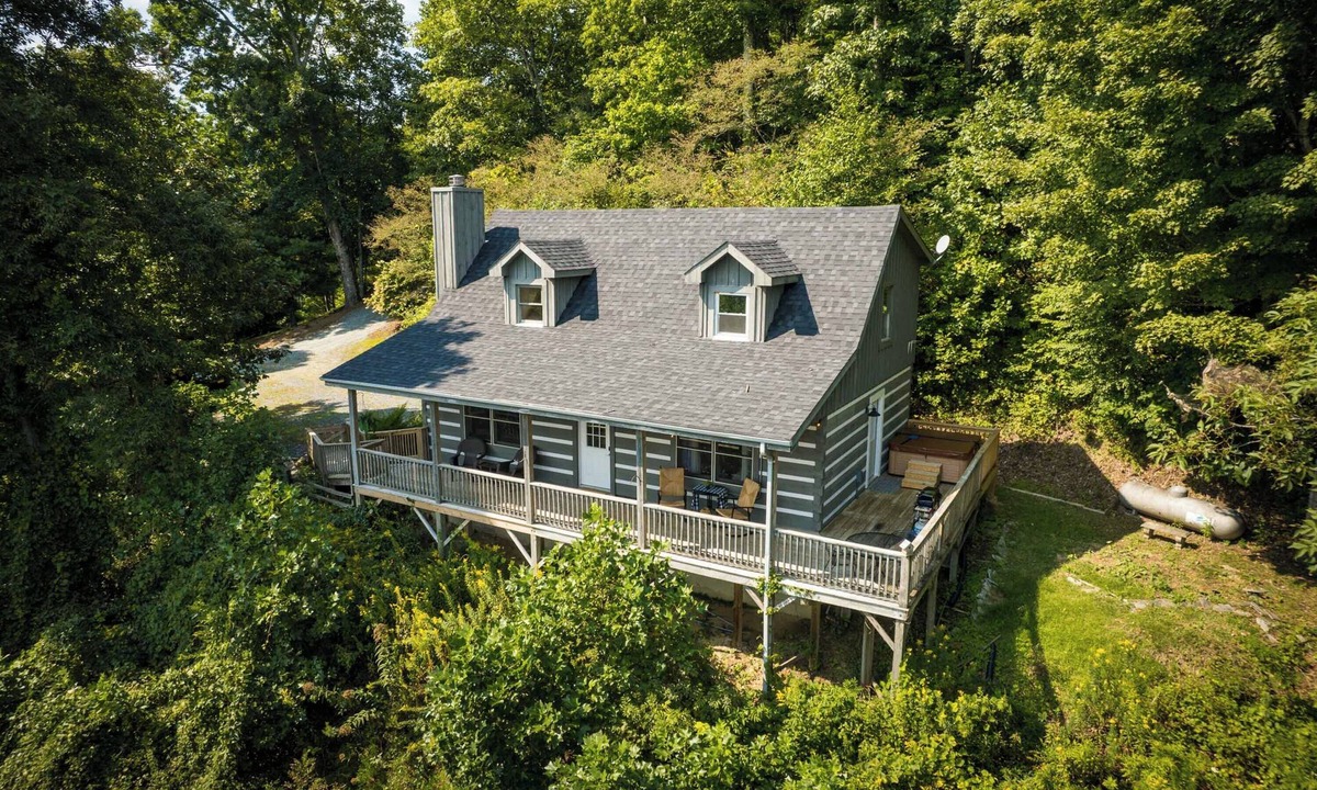 Boone Cabin | Boone/Blowing Rock Cabin: Hot Tub, Mountain Views, Sleeps 8, Peaceful, Private