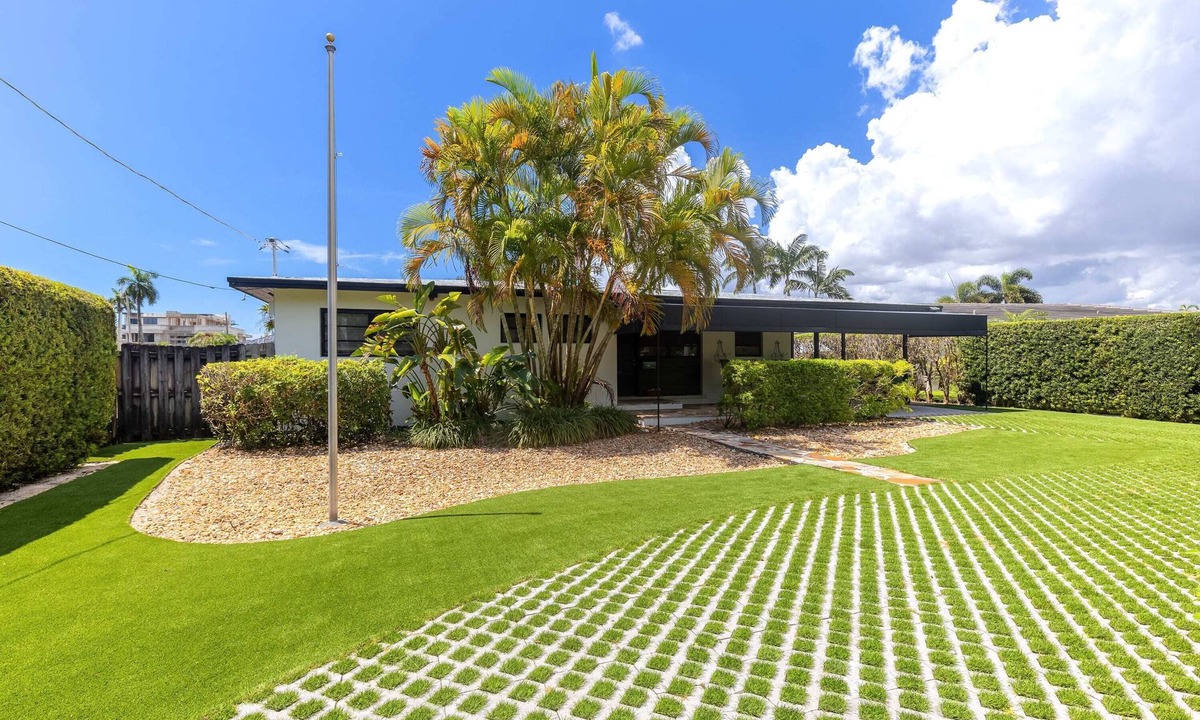 Lauderdale Harbours House | BRAND NEW 4 Bedroom Modern Waterfront Haven