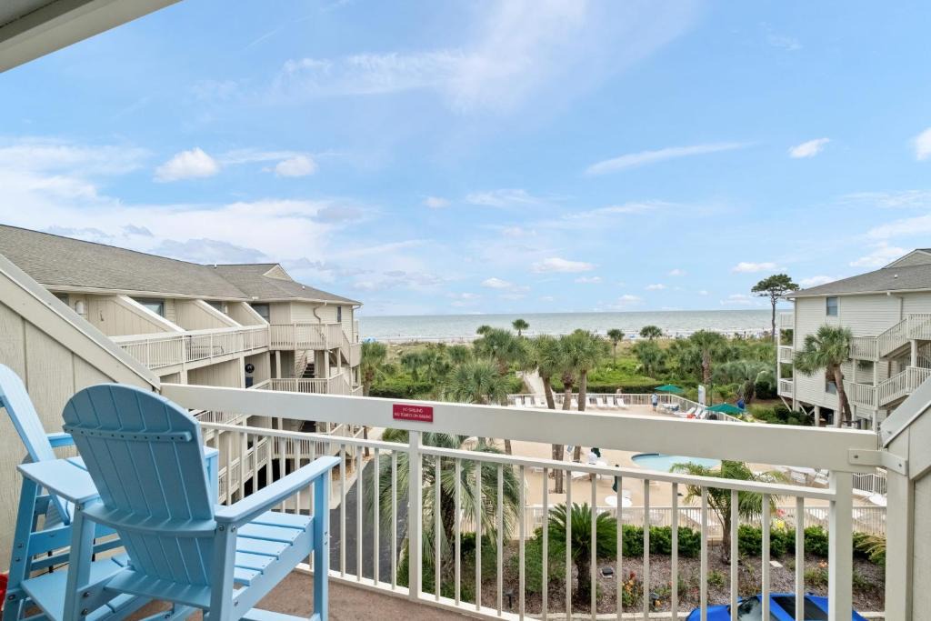 North Forest Beach Apartment | Breakers 328 Oceanfront Hilton Head Condo Direct Beach Access - Vacation Rental HHI LLC