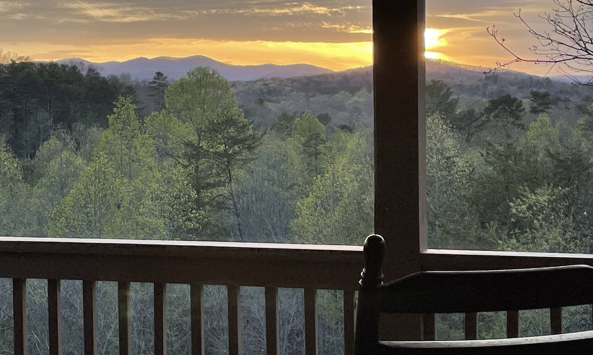 Foxfire Estates House | Breathtaking views! Prime location! Huge Game room! Hot tub! Fire pit!