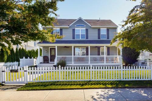Gold Coast House | Breezy Ocean City Home: Walk to Beach + Boardwalk!