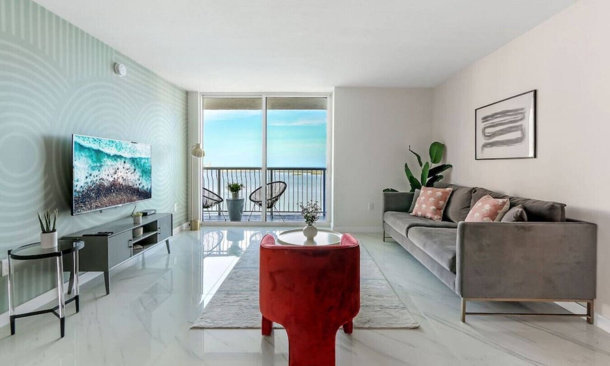 Brickell Condo | Brickell Bay View Oasis with Pool Hot Tub and Gym