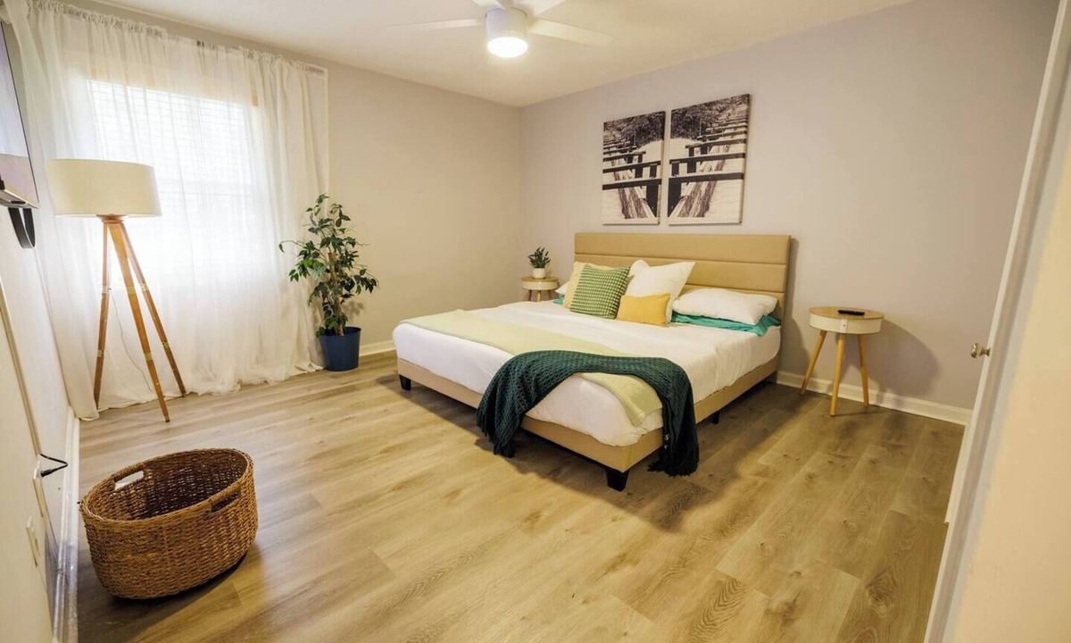 Great Lakes Apartment | Bright Private 1BR Suite– Minutes to Emory Univ
