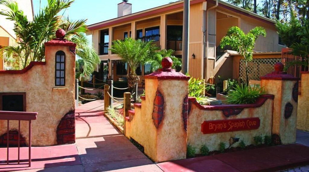 Florida Central Atlantic Coast Condo | Bryan's Spanish Cove 2BR Suite SATURDAY Check-In in Orlando