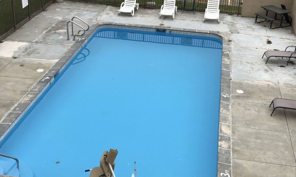 West Memphis Hotel | Budget-Friendly Room with All You Need for a Comfy Memphis Visit | Free Parking