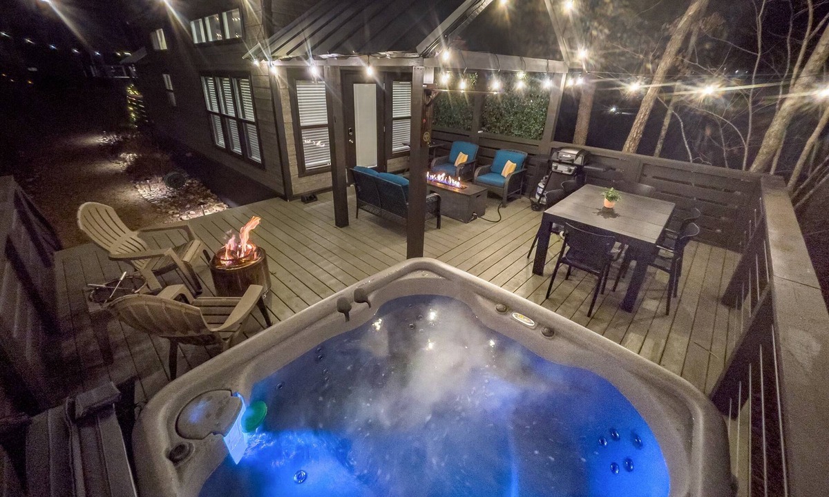 Monteagle Cabin | Bungalow by the Falls at The Retreat at Deer Lick Falls